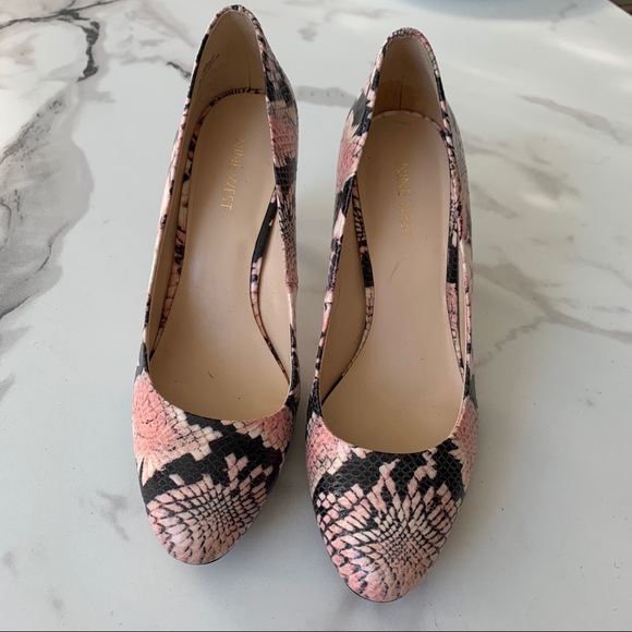 NINE WEST Snake Print Heels - Picture 2 of 5